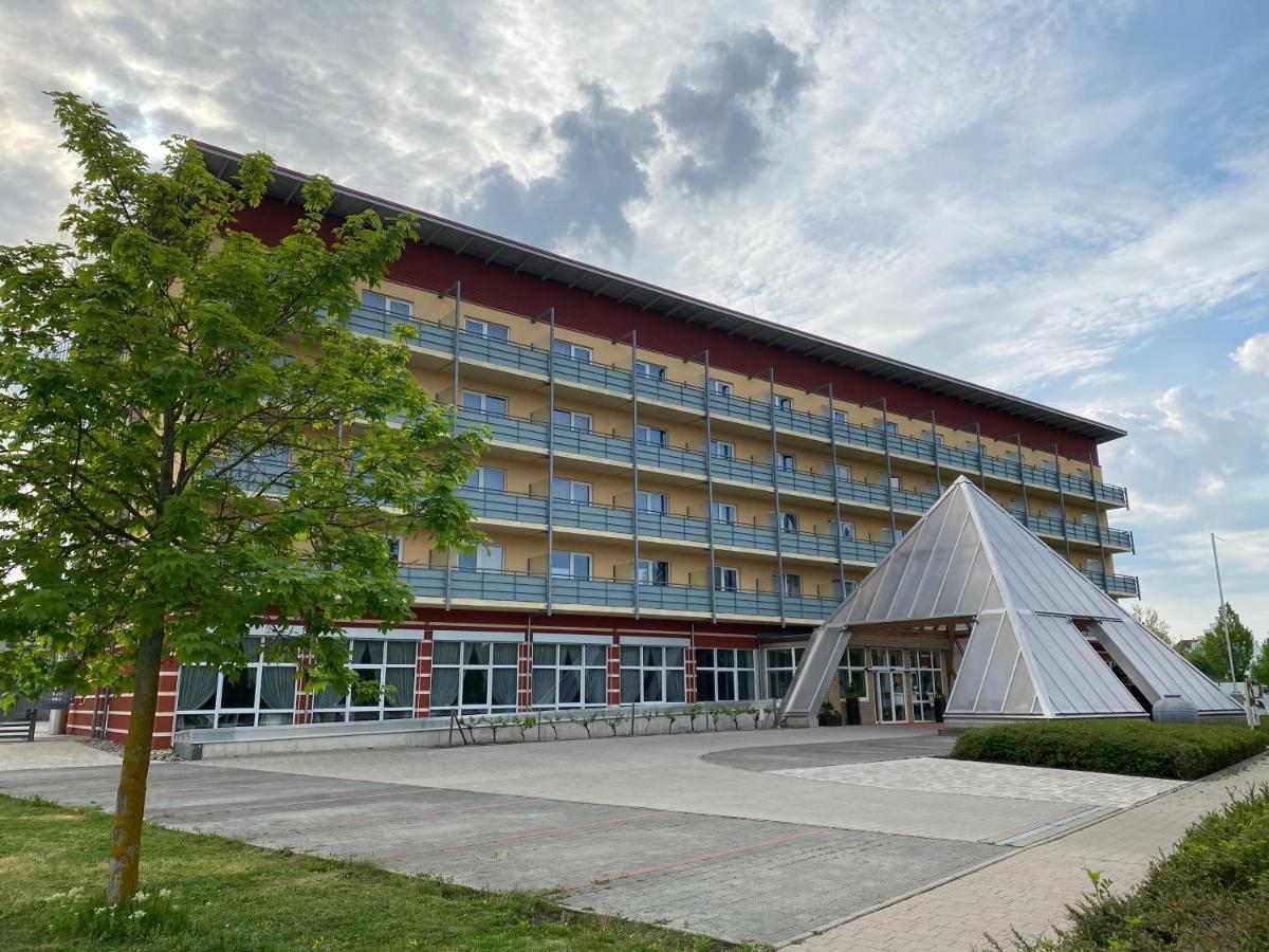 Kurhotel Pyramide באד וינדסהיים מראה חיצוני תמונה