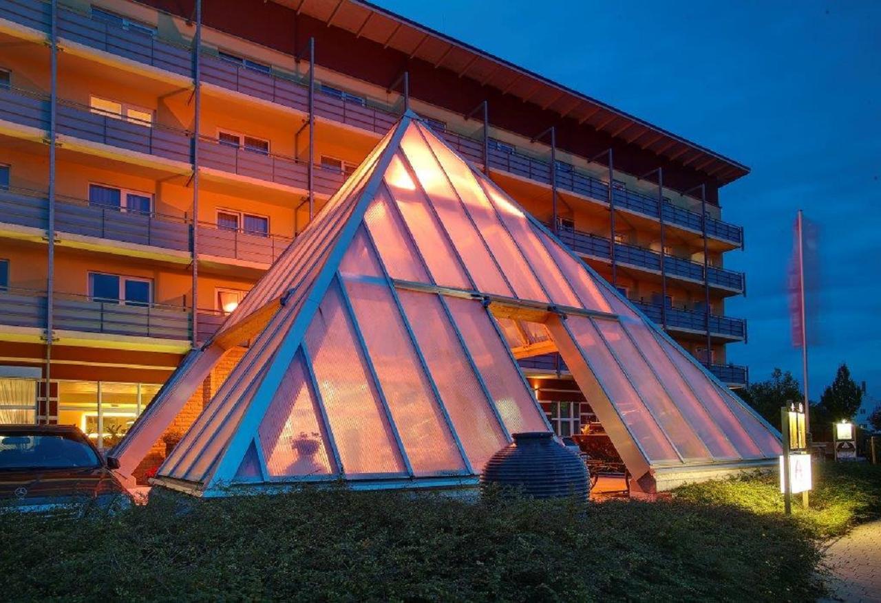 Kurhotel Pyramide באד וינדסהיים מראה חיצוני תמונה